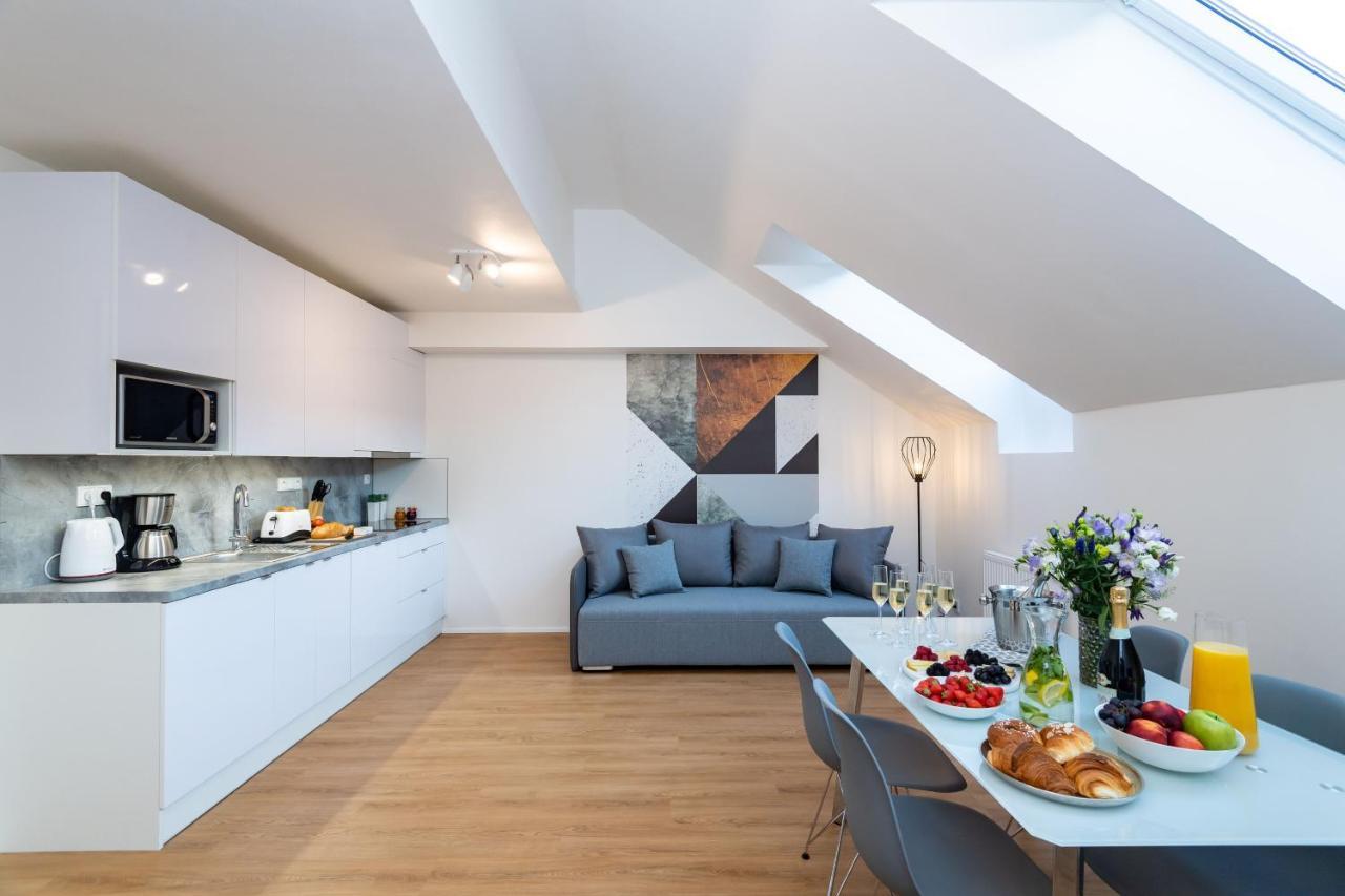 Seven Wishes Boutique Residence By Dwellfort Praga Esterno foto
